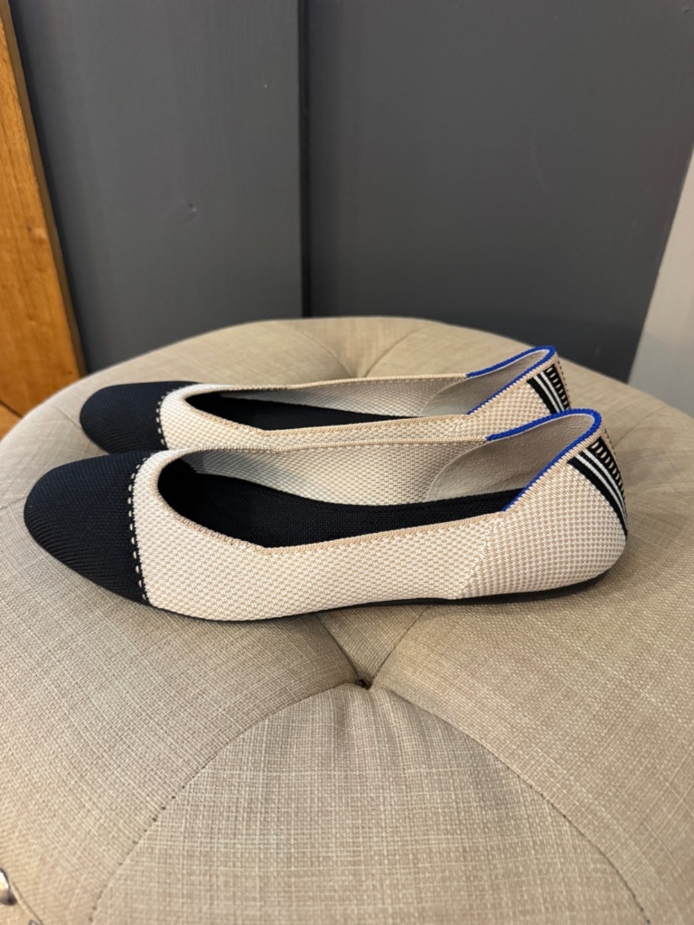 Rothy’s The Square Tuxedo Ballet Flats
Size 9.5 (fit like 9)